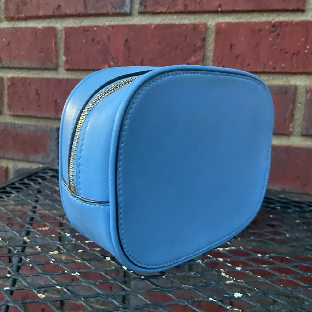 Tory Burch Logo Blue Perforated Leather Cosmetic Make Up Bag Pouch Clutch EUC - Picture 4 of 7